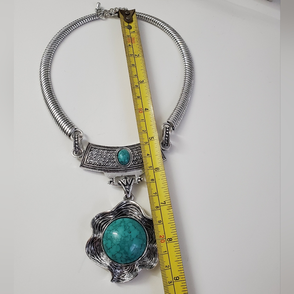 Cleopatra Turquoise Blossom Necklace with Earrings - Picture 3 of 9